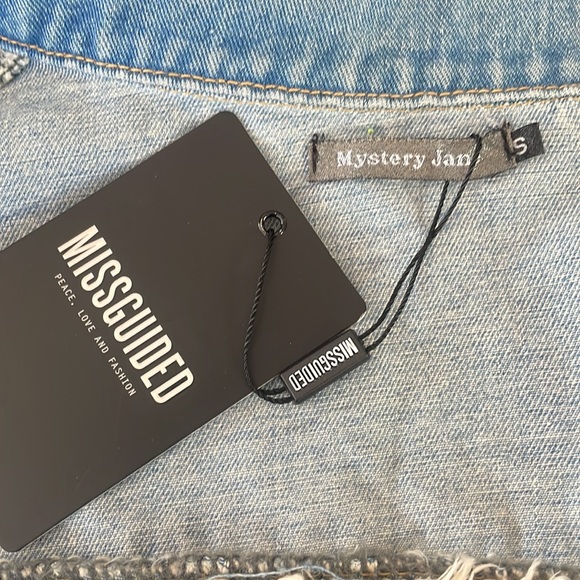 Missguided Jean jacket- cutout chain back - Picture 5 of 5